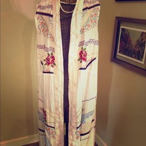 Johnny Was Embroidered Roses Tunic w pockets!!